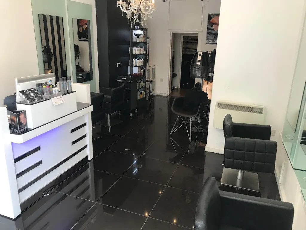 Elite Hair Lounge (Stockwell) — Hairdresser in London